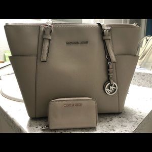 Michael Kors Purse w/ matching wallet